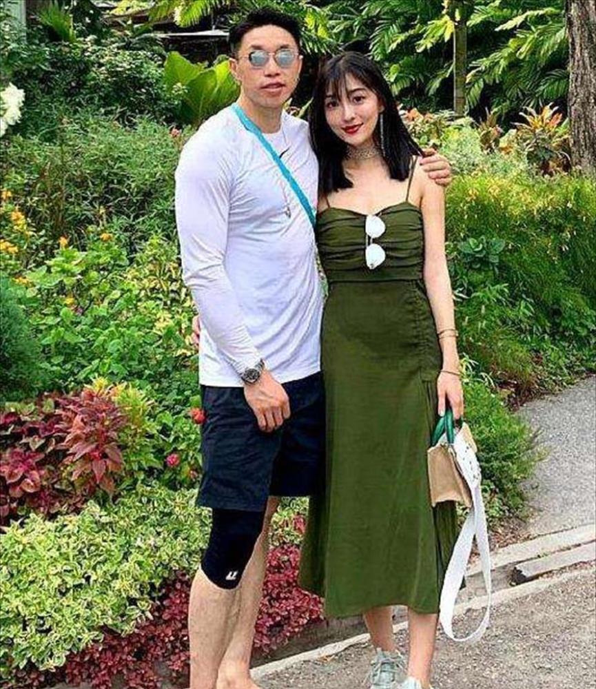 德云社烧饼的妻子一反常态发文询问绝望的感觉有两种可能性