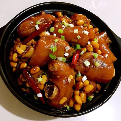 黄豆焖猪蹄的做法