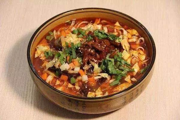 寻味宁夏:宁夏特色美食:羊肉搓面是宁夏地区盛行的一道美味面食!