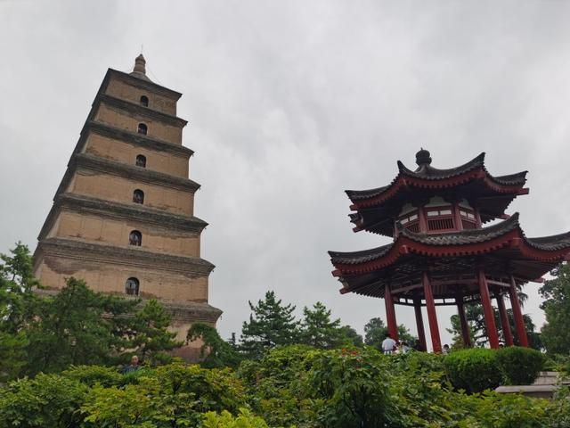 古老佛塔大雁塔西安标志性建筑是现存最早规模最大的唐代砖塔