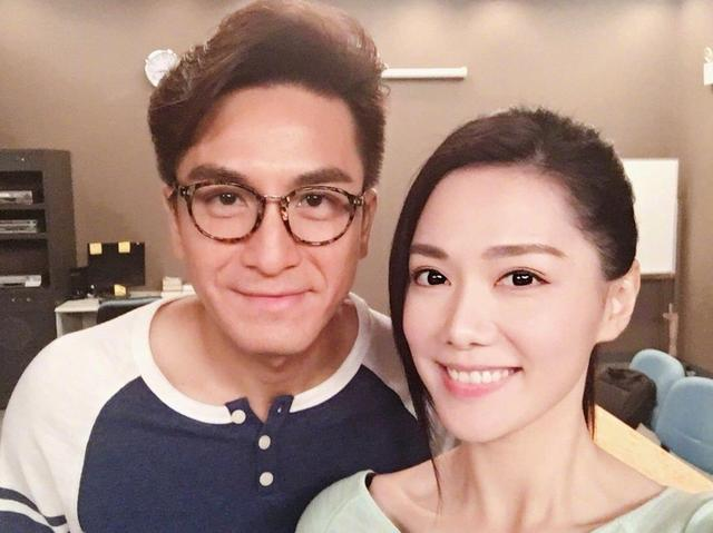 TVB四小生也老了！黄宗泽皱纹白发遮不住，马国明和未婚妻像两代人