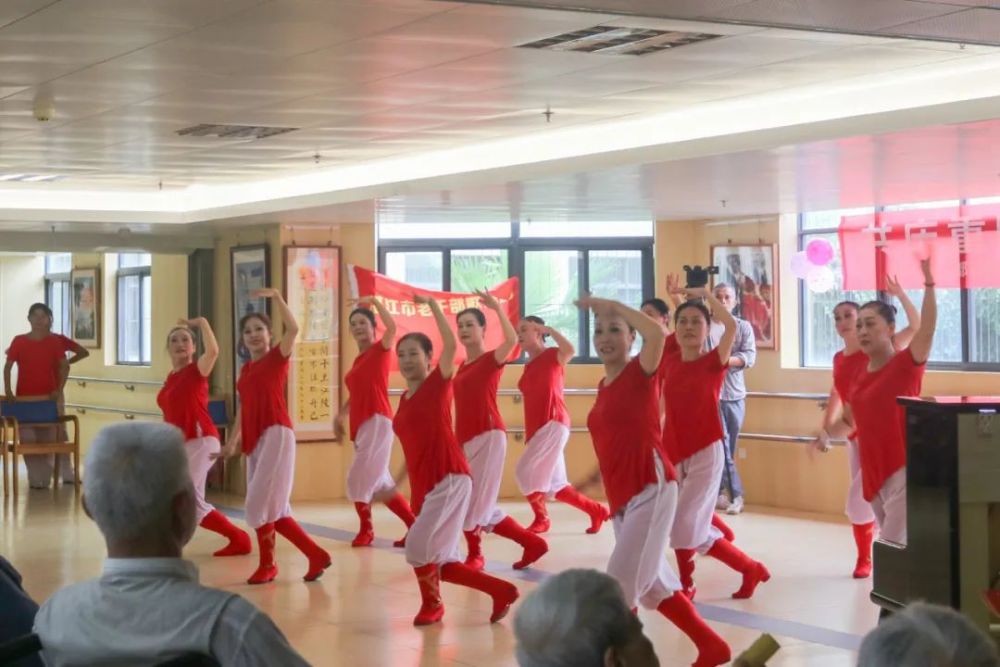 舞蹈《牧民新歌》