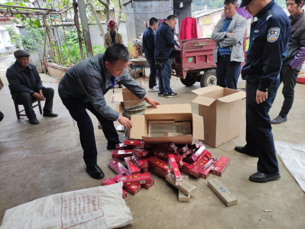 我市一地警方查获130余条假烟!_腾讯新闻