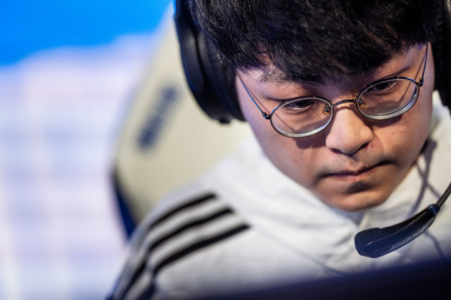 lck中单要厉害得多许秀专访fpx太紧张了再次交手难打一点