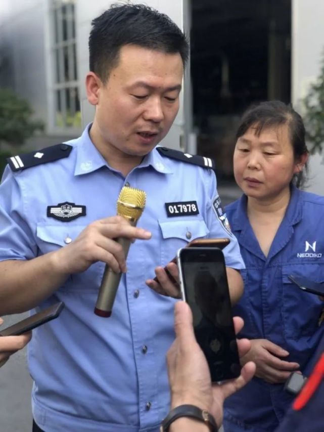 公安进企业这次为防骗郭杜派出所反电骗宣传走进南洋迪克