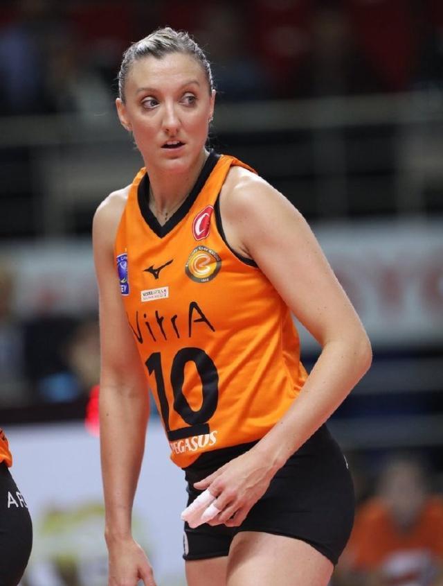 美国队长拉尔森 为什么可以击败朱婷 拿下年度最佳女运动员