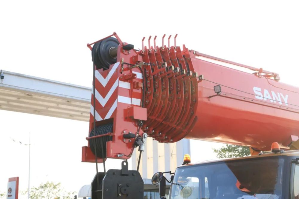 三一新款67sac200吨吊车,主臂长达85.