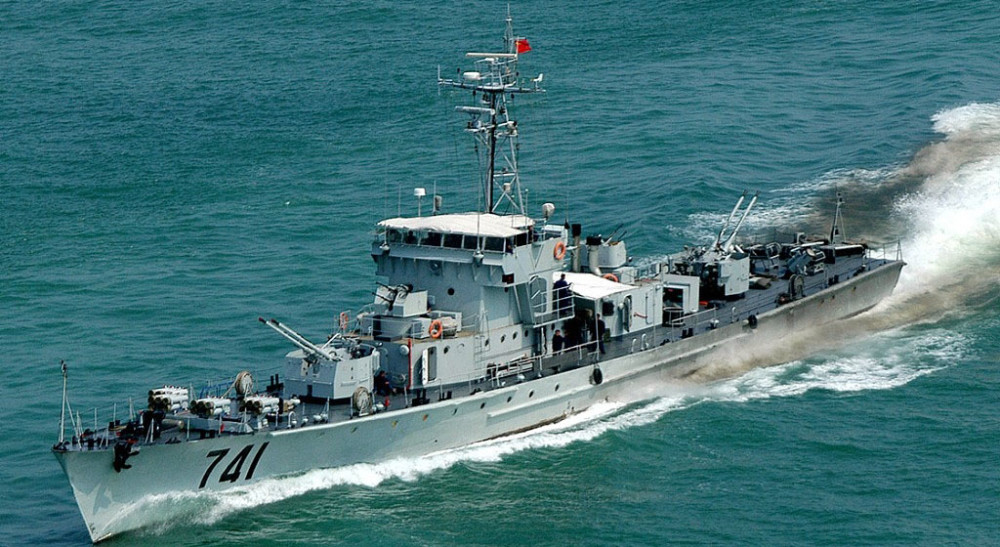 驻港部队第一代导弹护卫艇退役,号称导弹化黄水战列舰_腾讯新闻