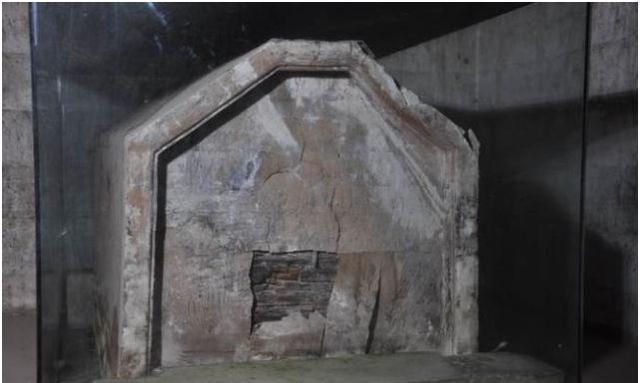 苏麻喇姑墓穴挖掘后里面有一口大缸暴露了康熙的一个百年谎言