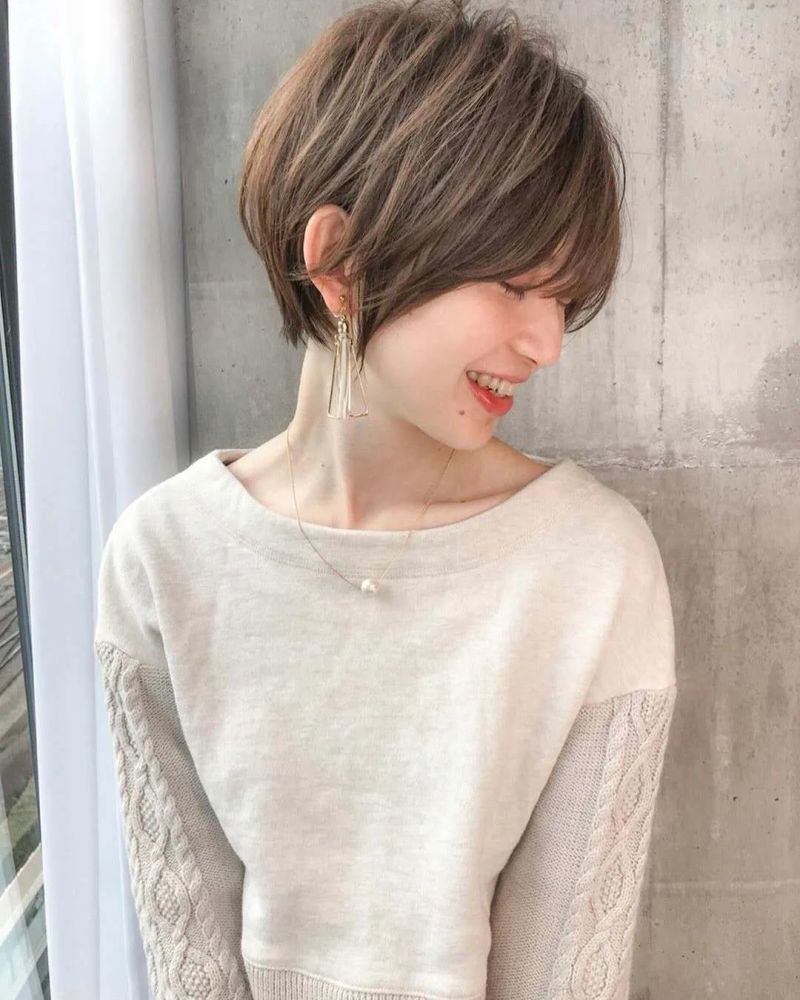 又酷又飒的日系潮短发,时尚灵动又瘦脸_腾讯新闻