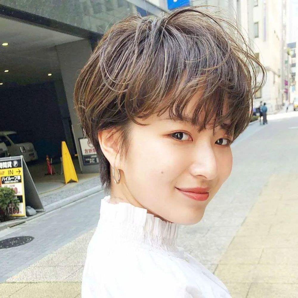 又酷又飒的日系潮短发,时尚灵动又瘦脸_腾讯新闻