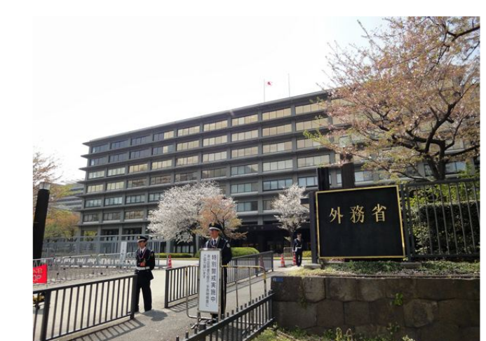 佐分利贞男是日本外务省职业官僚,长期在币原喜重郎手下,对币原的协调