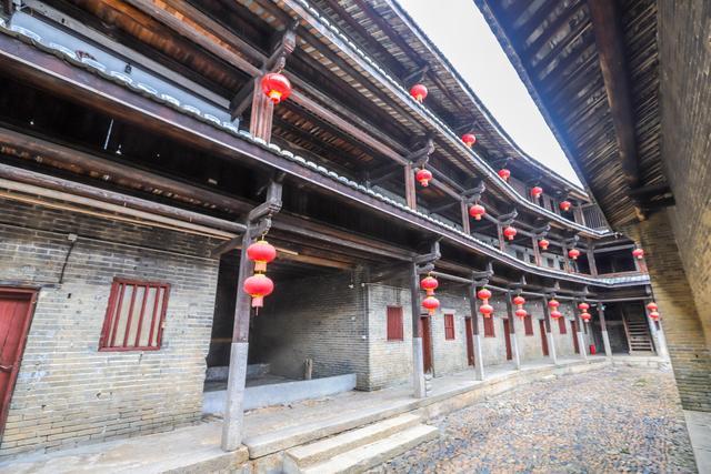 梅州泰安楼中国五大民居特色建筑之一极具地域文化特色