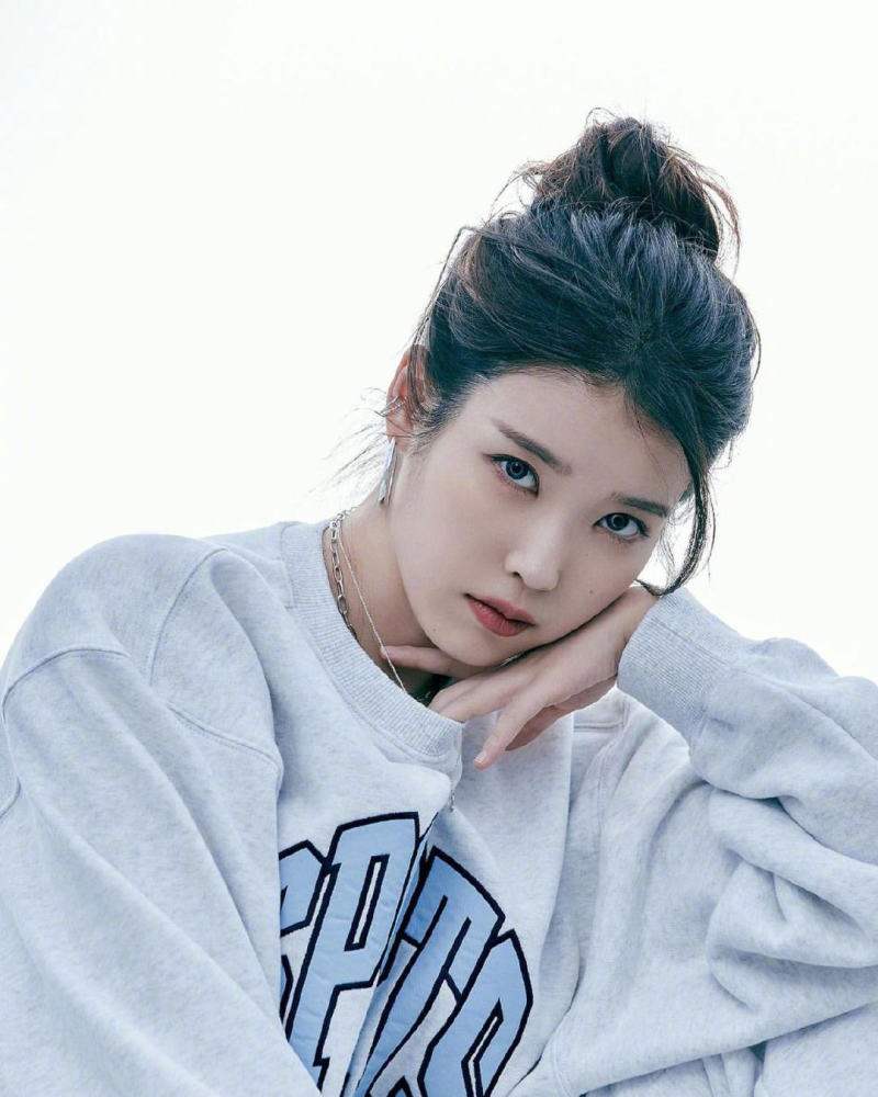 iu没有特别惊艳的五官却如何在韩娱脱颖而出呢