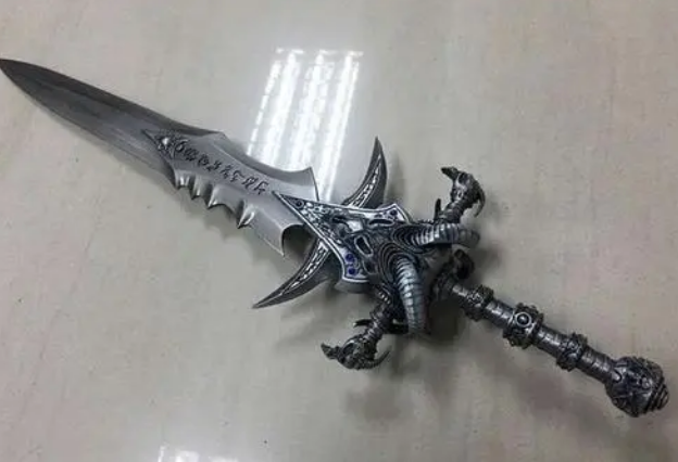 匕首越怪,死得越快!第2一刀放倒大象,第3是手术刀的鼻祖