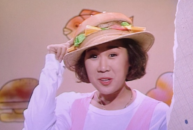 何宝生前女友息影20年罕露面,52岁冻龄有术,移居国外后觅得真爱