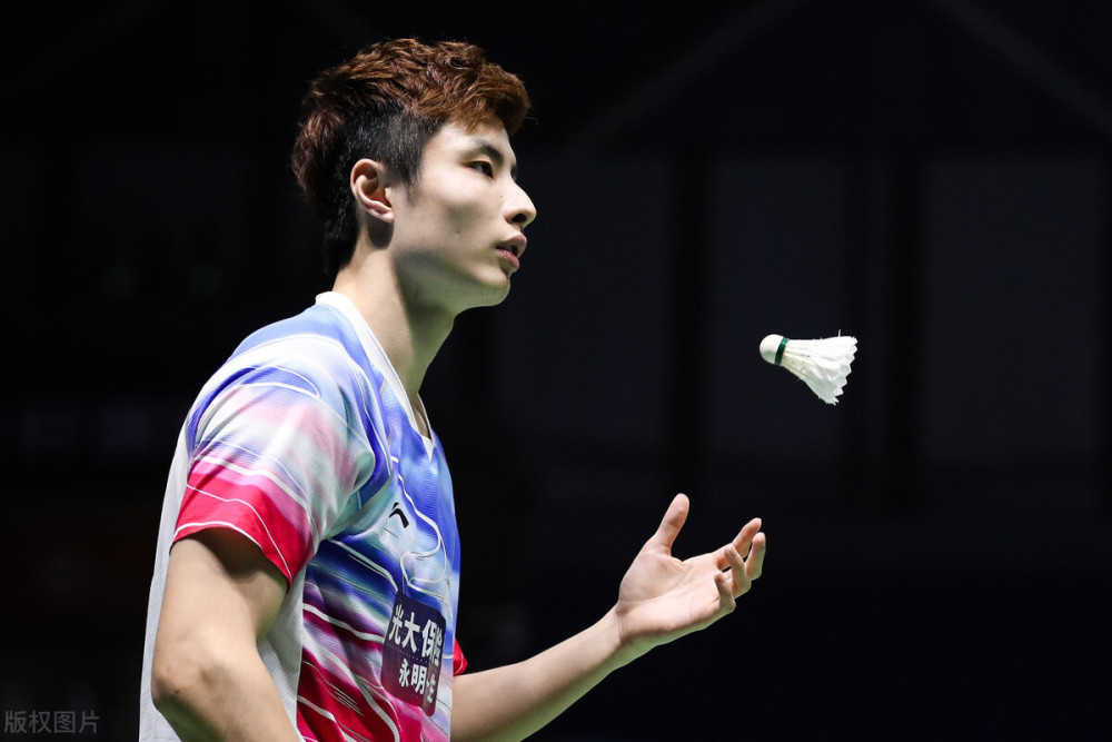 大溃败!石宇奇0:2完败世界第一桃田贤斗,次局仅得五分选择退赛