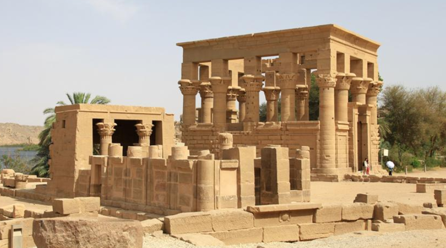 金字塔最开始是古埃及法老们的陵墓,但其宏伟程度却是用言语难以形容