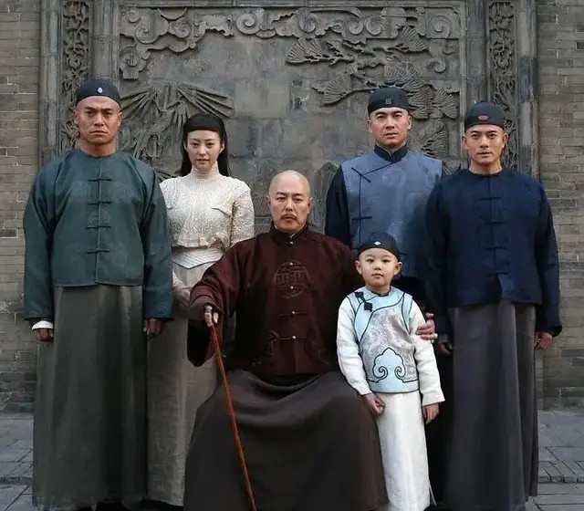 这部鸿篇小说中的两个女主竟都出轨家仆但却让人恨不起来上