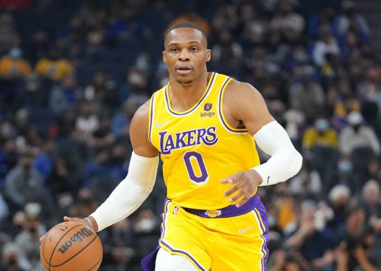 足球欧文 没有第3巨头，仍是夺冠热门！NBA名宿一针见血，直指东部豪门现状