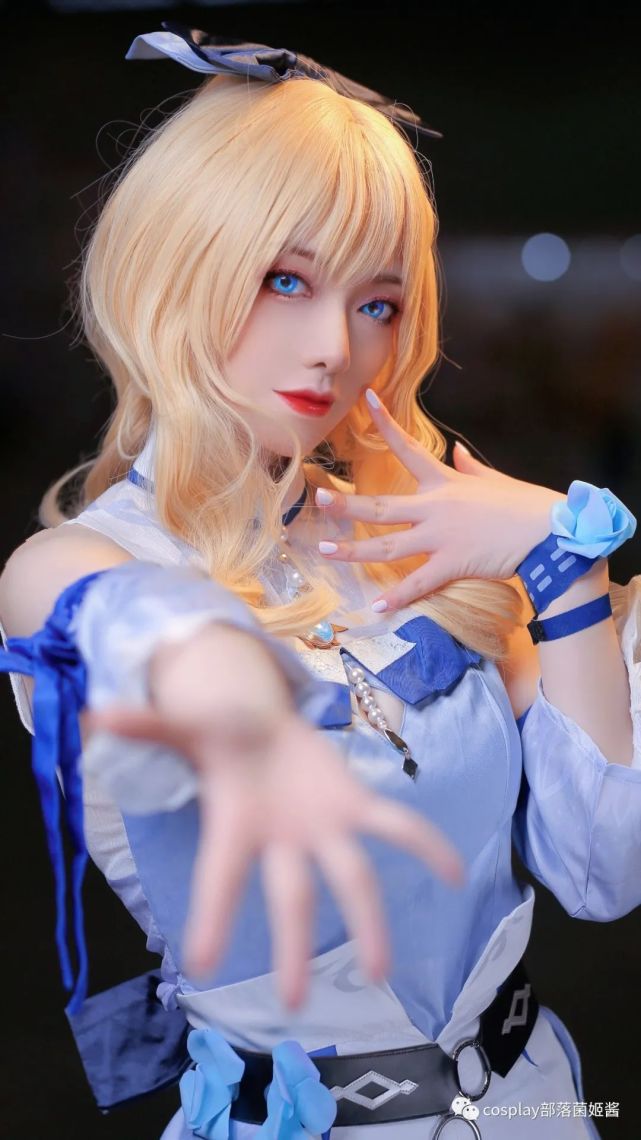 cos:成都世界线原神琴场照@龙冽