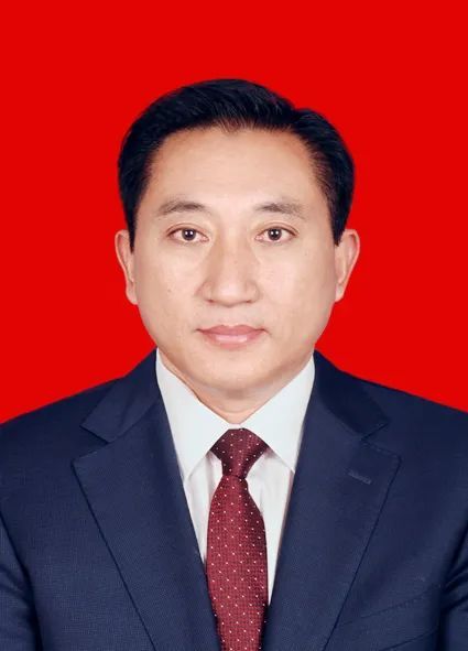 雷波县县委副书记,代理县长 陈嘉明伍果,男,彝族,1980年6月生,党校