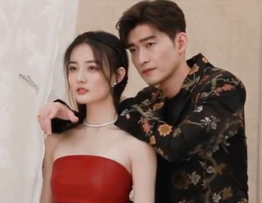 张翰失去重心往徐璐身上靠谁注意徐璐手部动作谈过恋爱的都懂