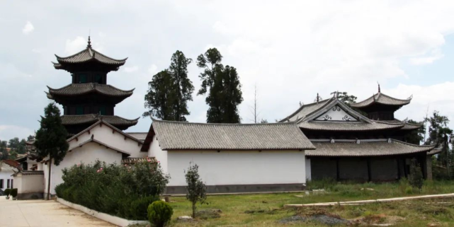 雕樑畫棟始建於清朝雍正八年省級重點文物保護單位拖姑清真寺(朱提