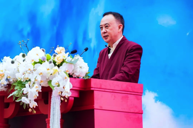 投产仪式上,郎酒董事长汪俊林更表示,郎酒将于明年完成五大生态酿酒区