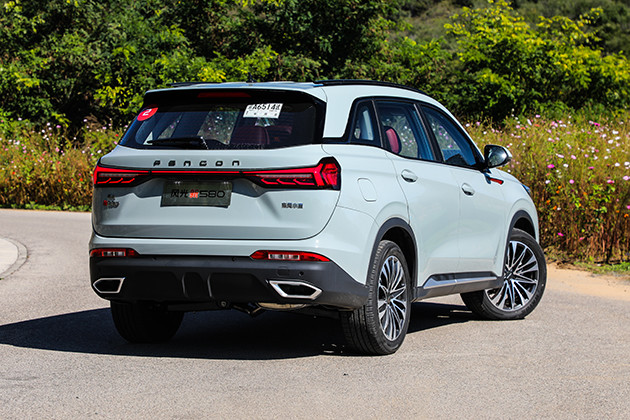 10万级6座家用suv新标杆 试驾风光新580