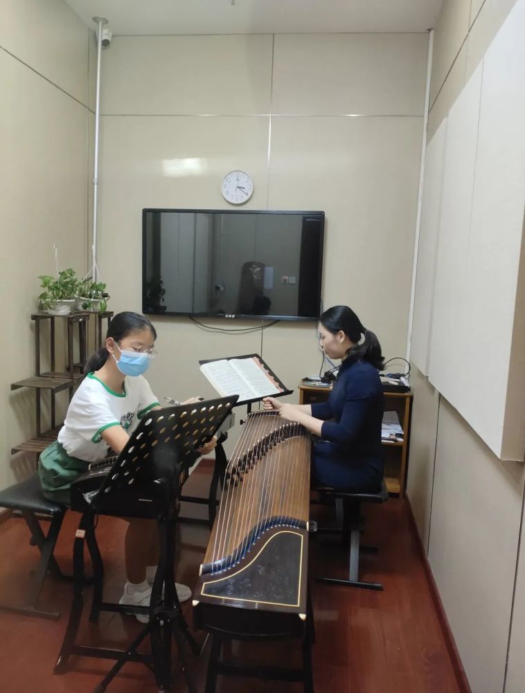 分享刘晓倩古筝教育元气满满的周末日常,孩子们学习古筝热情十分高涨!