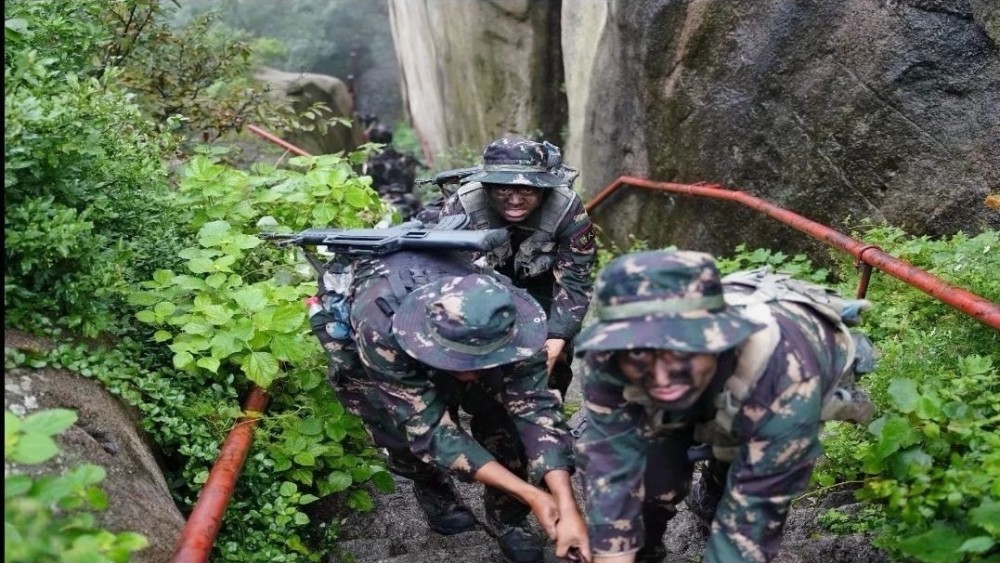 雷神突击队中国空降兵特种作战部队