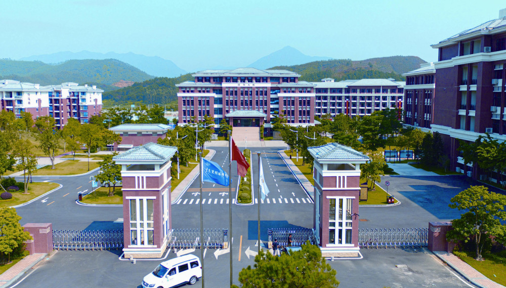 高职专业排行_上海交通大学跻身前3甲,首次发布“中国高职院校排名”