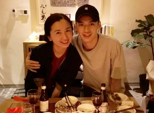 90后刘迦和70后爱人相恋10年与杨洋并称双子星帅气又长情