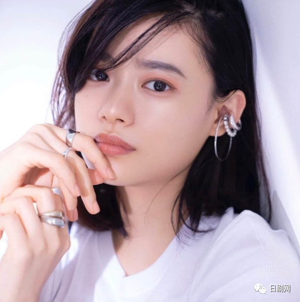 你知道她和北村匠海是童年玩伴吗 日本年轻女演员杉咲花介绍 腾讯新闻