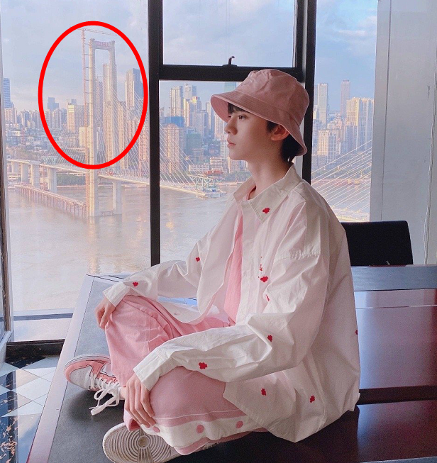 左航暴风成长,在时代峰峻迎来新身份,早已通过自拍照告知粉丝