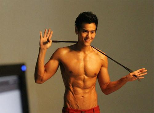 娱乐圈帅哥排行榜_娱乐圈长得最丑的男明星排名,看完感觉太真实!