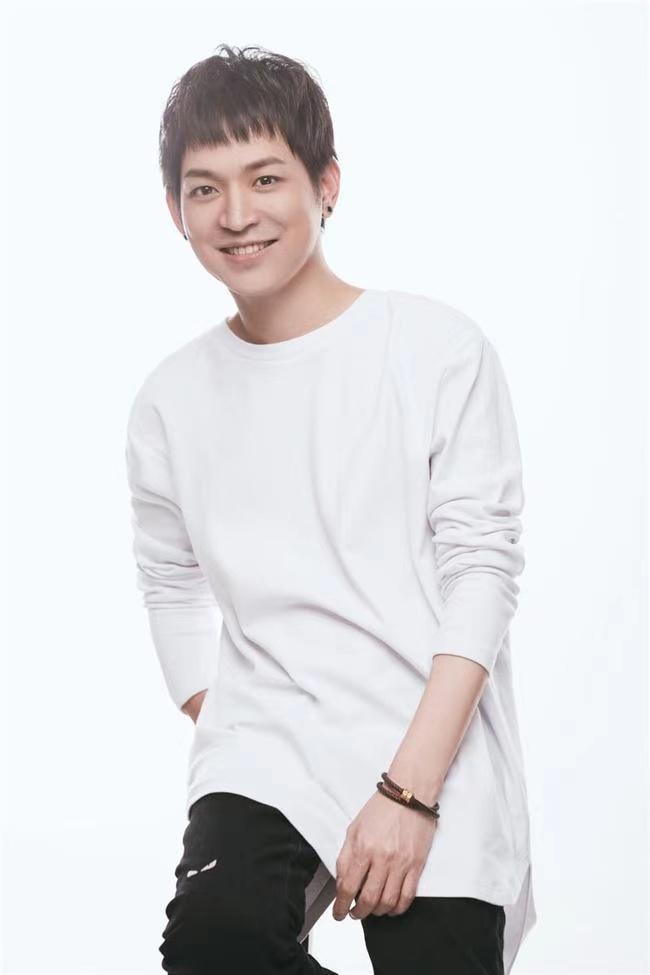 《帝女花》《分飞燕》网络再火,广东歌手陈艺鹏用新"包装"向年轻人推