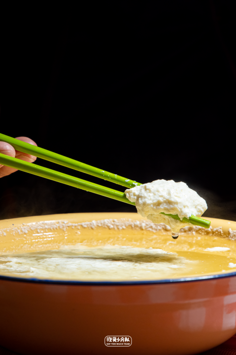 终于吃上了上海首家水上漂豆花