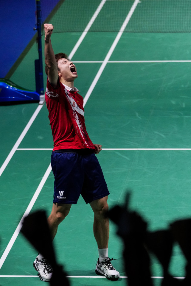 石宇奇和网友对线互怼不代表他没努力打球