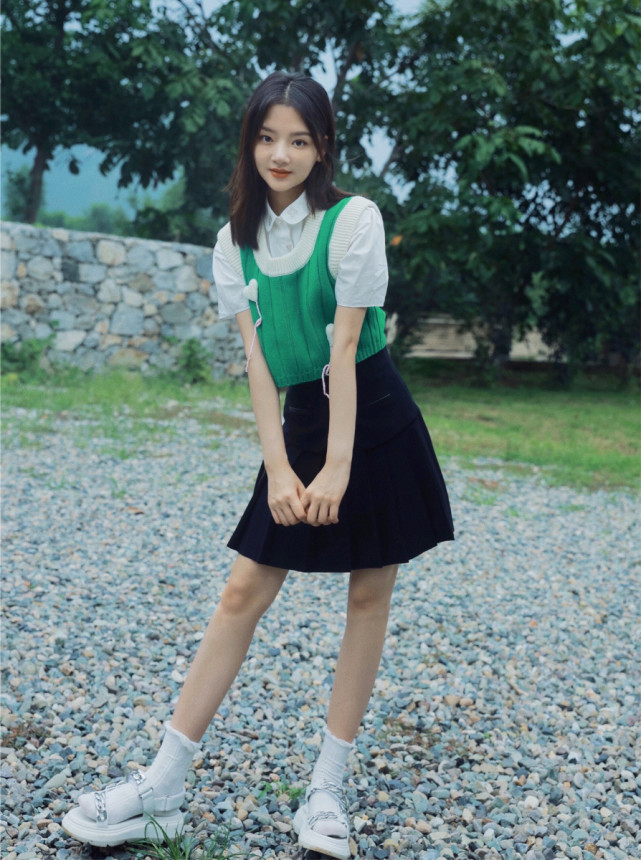 任敏,吴昕,姜贞羽11套毛衣开衫穿搭:今年流行"可爱童趣风"哦