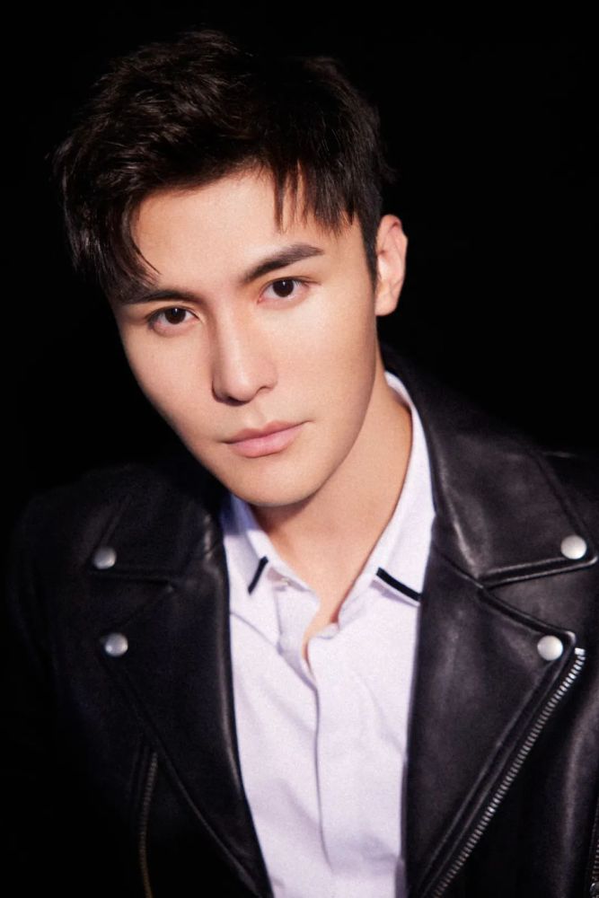 陈昊霞光里的先锋青年荧屏新晋的正剧小生