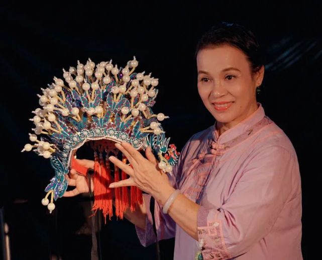 选段汇聚了陈世能,徐娇艳,吴小营,李开敏,吴霜贞等众多演员,展示雷剧