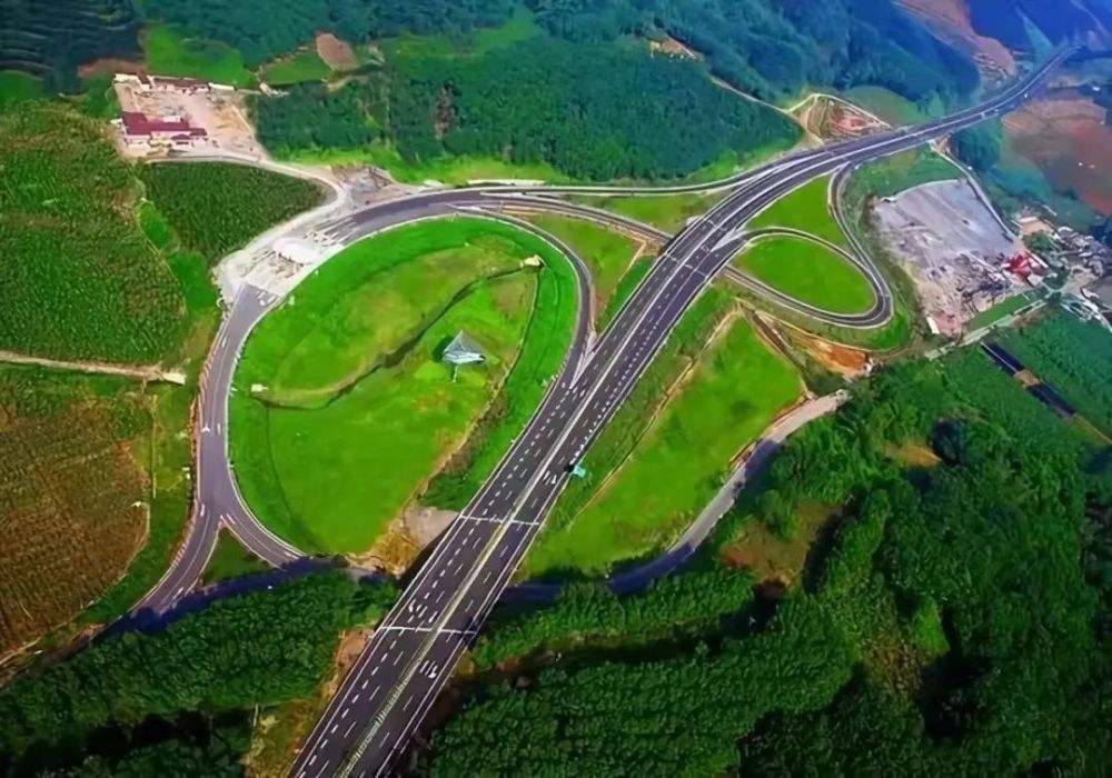 圖源:彩雲通 還是雲南省高速公路網中 