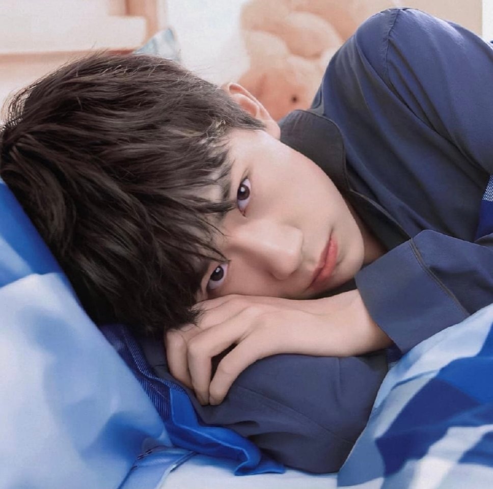 精选易烊千玺头像梨涡少年