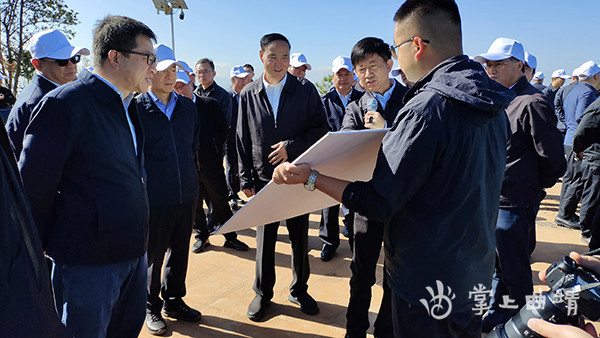 在省委常委,昆明市委书记程连元的陪同下,李文荣一行先后到古滇名城