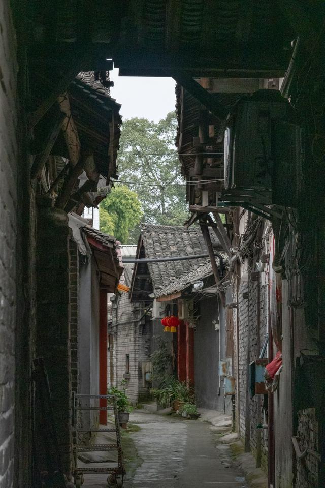 元通古镇生活气息浓厚有很多好吃的东西