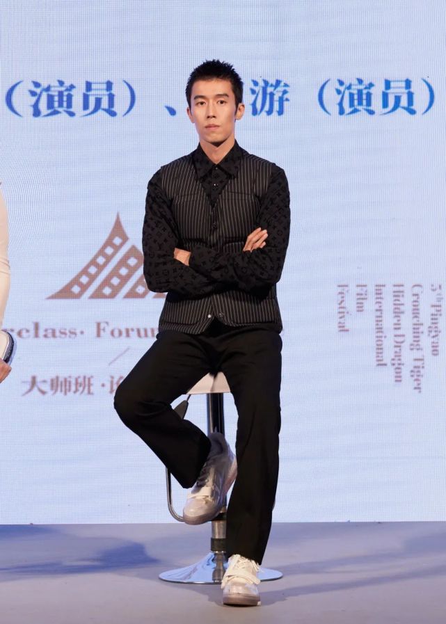 周游作为"青年评审荣誉"评审之一受邀出席,将与王俊凯,黄尧,齐溪,导演