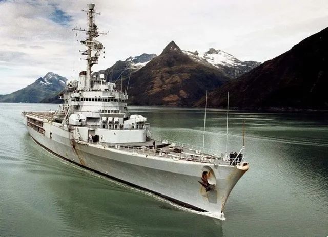 法国圣女贞德号直升机巡洋舰,功能丰富的大型水面战舰_腾讯新闻