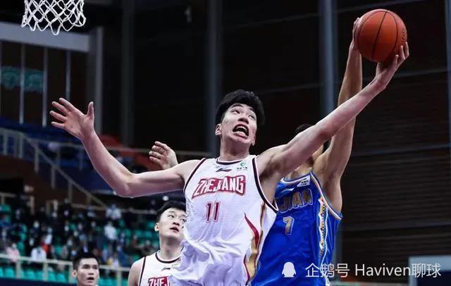 cba CBA首秀打爆状元，25＋12！他才18岁，能成为中国篮球内线支柱吗？